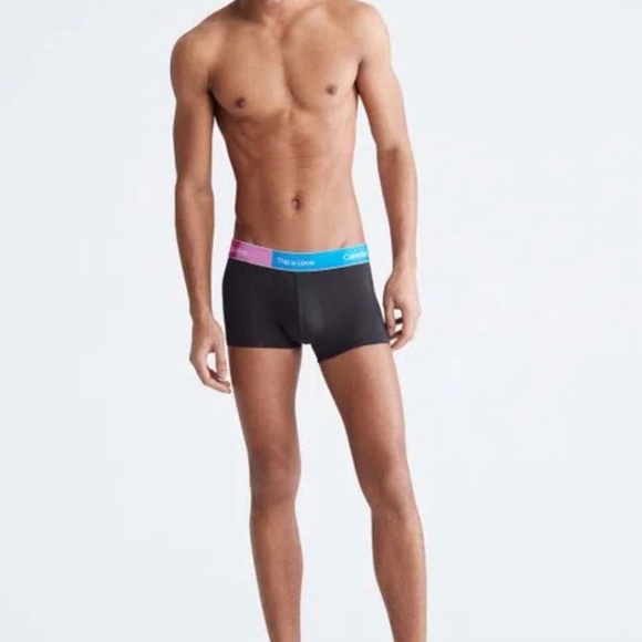 Calvin Klein Low Rise Trunk Microfibre Black Men's Underwear Pride NB3513002 - Picture 2 of 6
